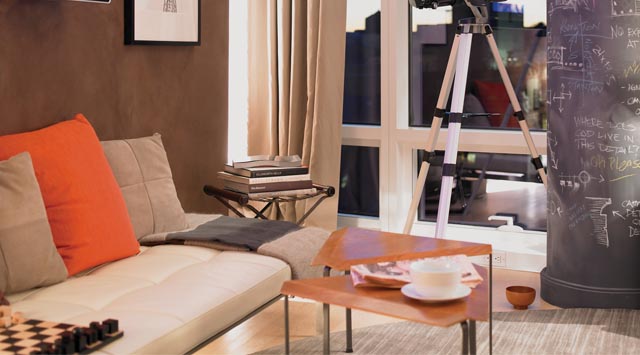 Esquire Downtown - Living Room