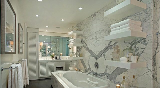 Breakers Apartment 4 - Bathroom 