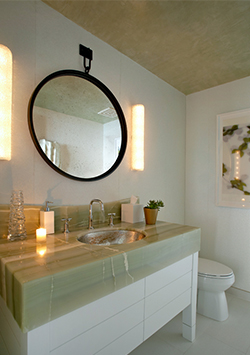 Breakers Apartment 5 - Guest Bathroom / Bedroom